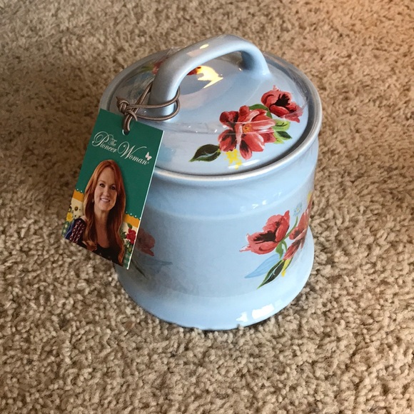 The Pioneer Woman Kitchen The Pioneer Woman Garlic Keeper Spring Bouquet Poshmark